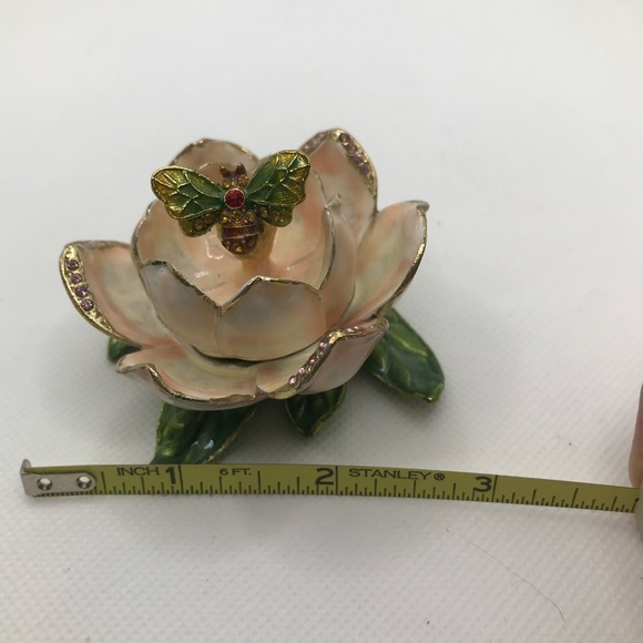 Lotus Flower with Bee Trinket Box - Picture 8 of 9